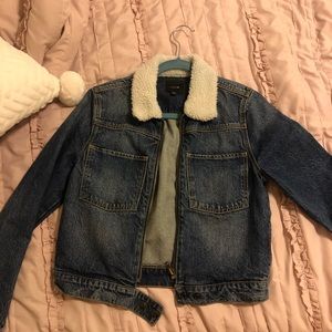 Denim crop jacket with Sherpa collar